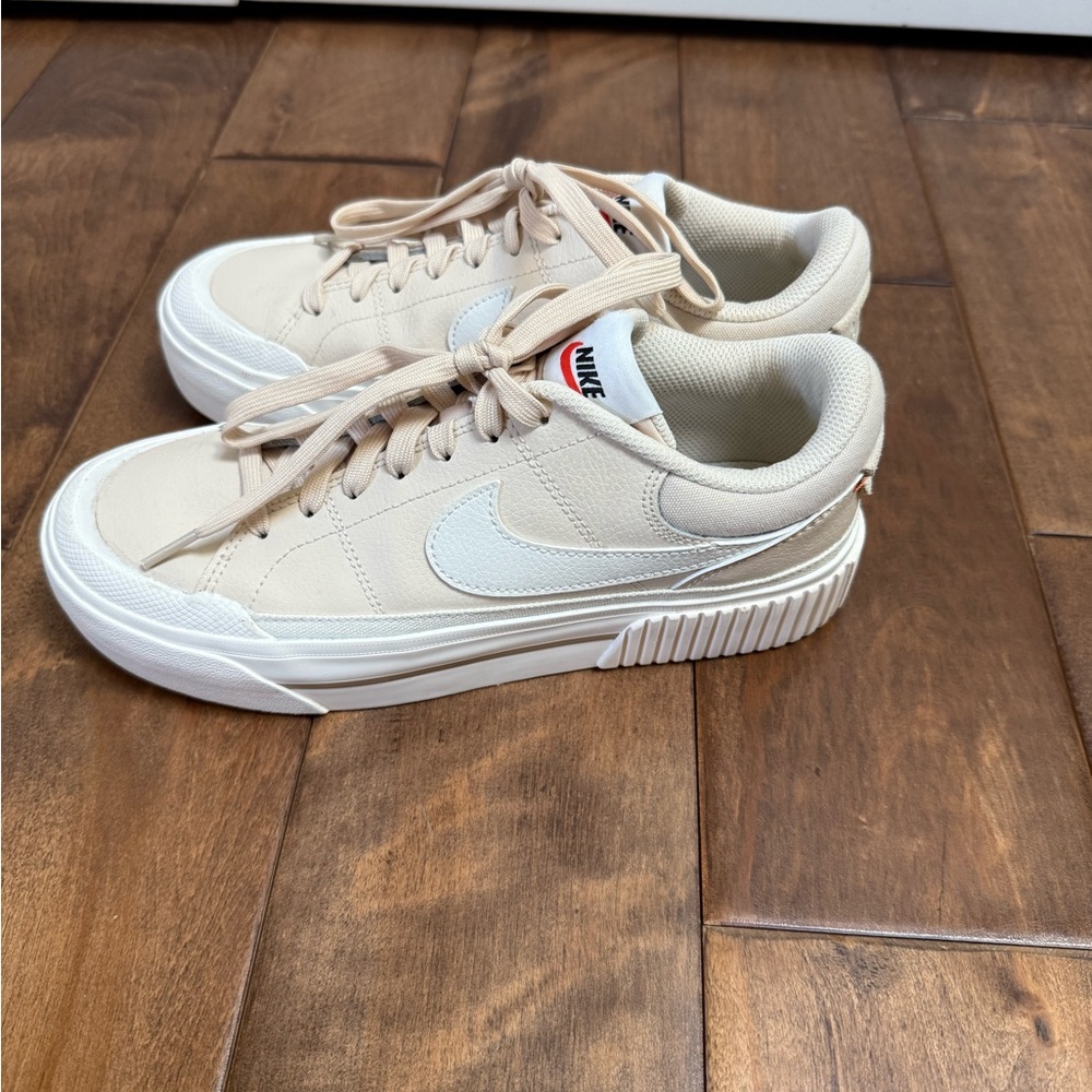 Nike Court Legacy Lift